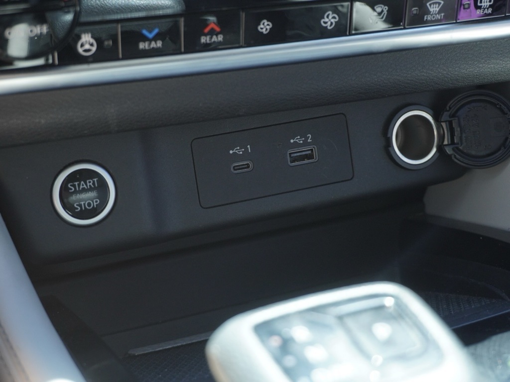 2023 Nissan Rogue SL photo 18