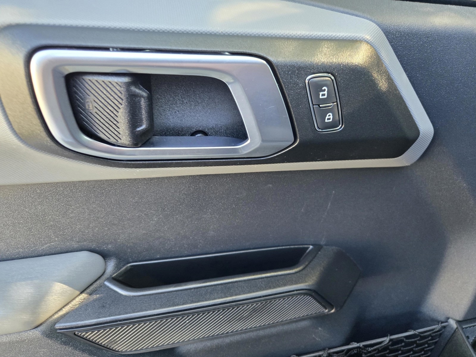 2022 Ford Bronco Base photo 19