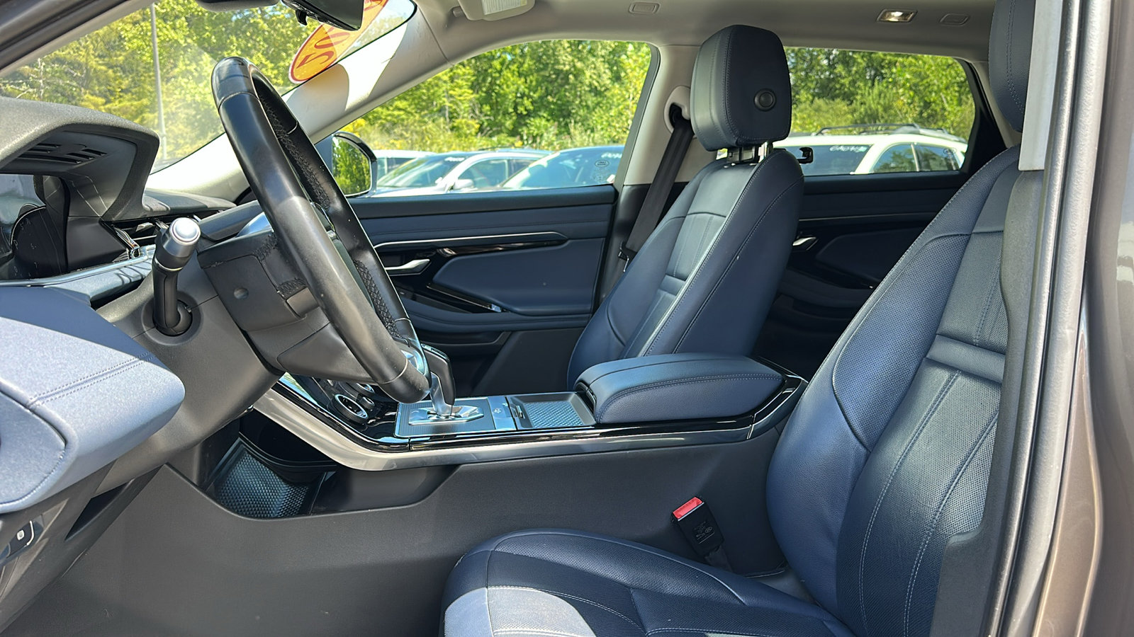 2020 Land Rover Range Rover Evoque SE photo 12