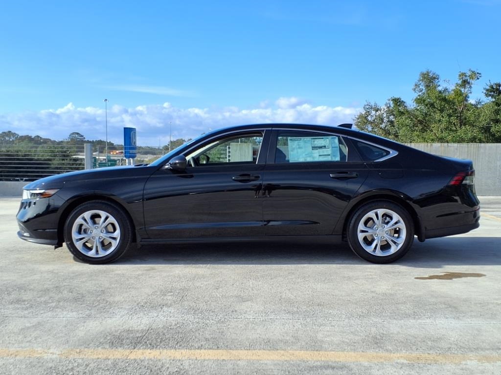 2025 Honda Accord LX photo 4