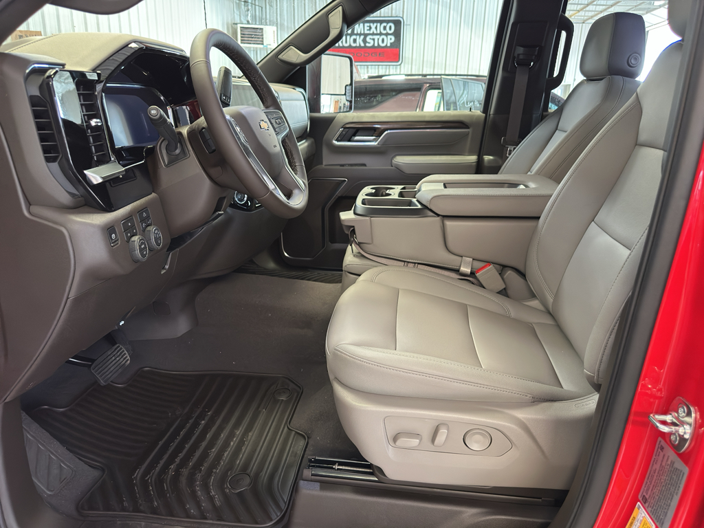 2026 Chevrolet Silverado 2500HD LT photo 9