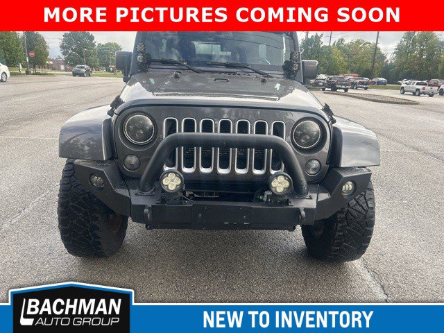 2016 Jeep Wrangler Unlimited Sahara photo 2