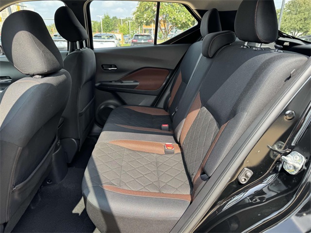 2019 Nissan Kicks SR photo 14