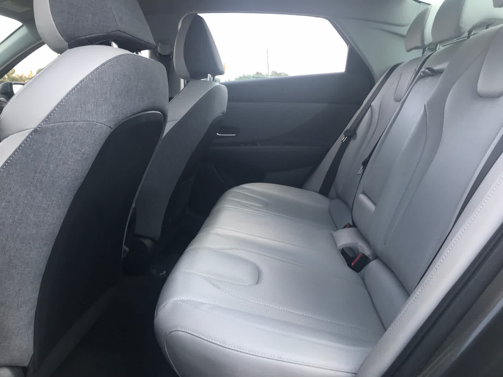 2024 Hyundai Elantra Limited photo 24