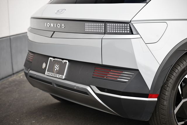 2024 Hyundai Ioniq 5 SE photo 2
