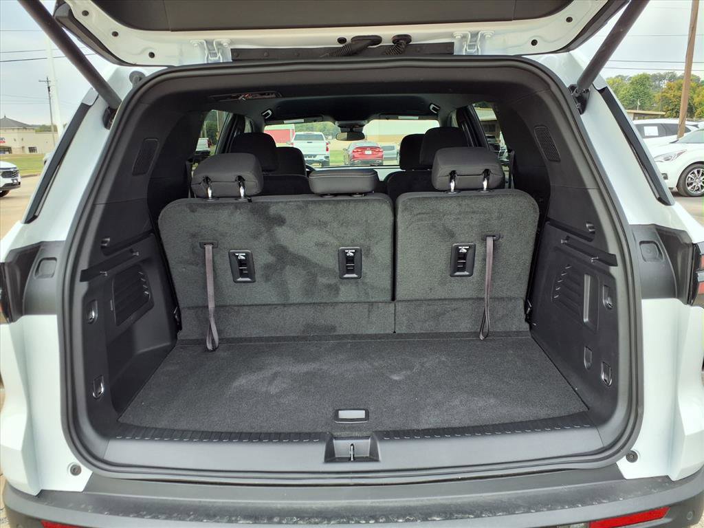 2024 Chevrolet Traverse photo 3