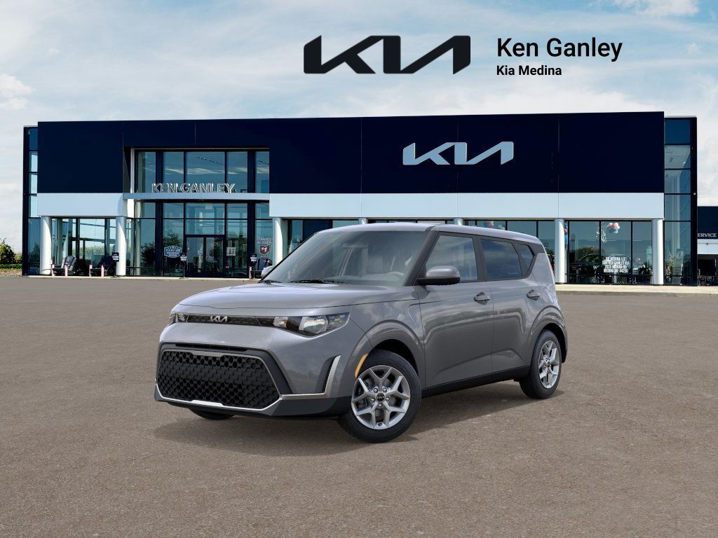 2025 Kia Soul LX's photo
