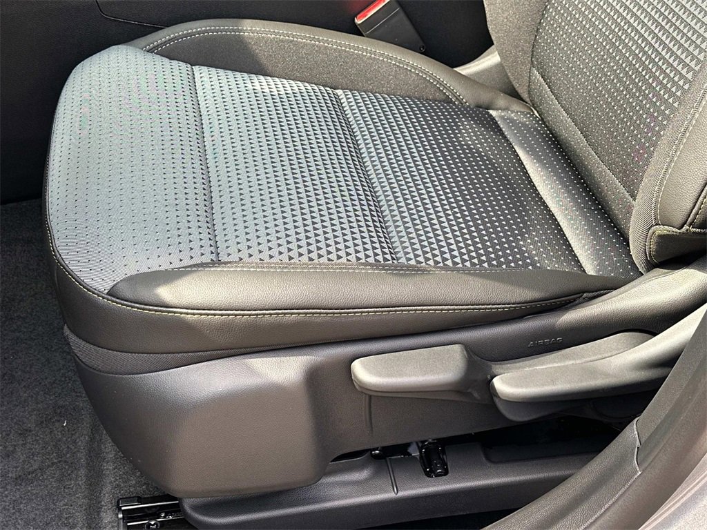 2025 Chevrolet Trax LT photo 13
