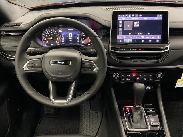 2025 Jeep Compass Latitude Altitude Special Edition photo 4