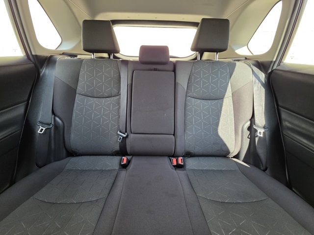 2022 Toyota RAV4 XLE photo 15