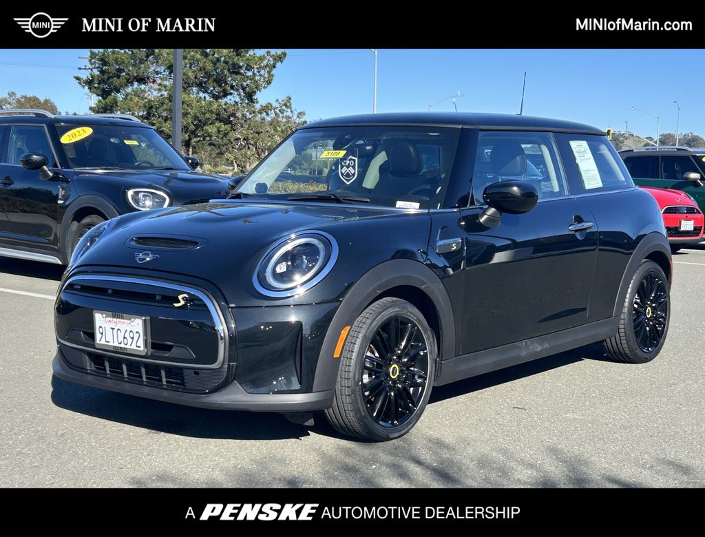 2024 MINI Hardtop 2 Door SE's photo