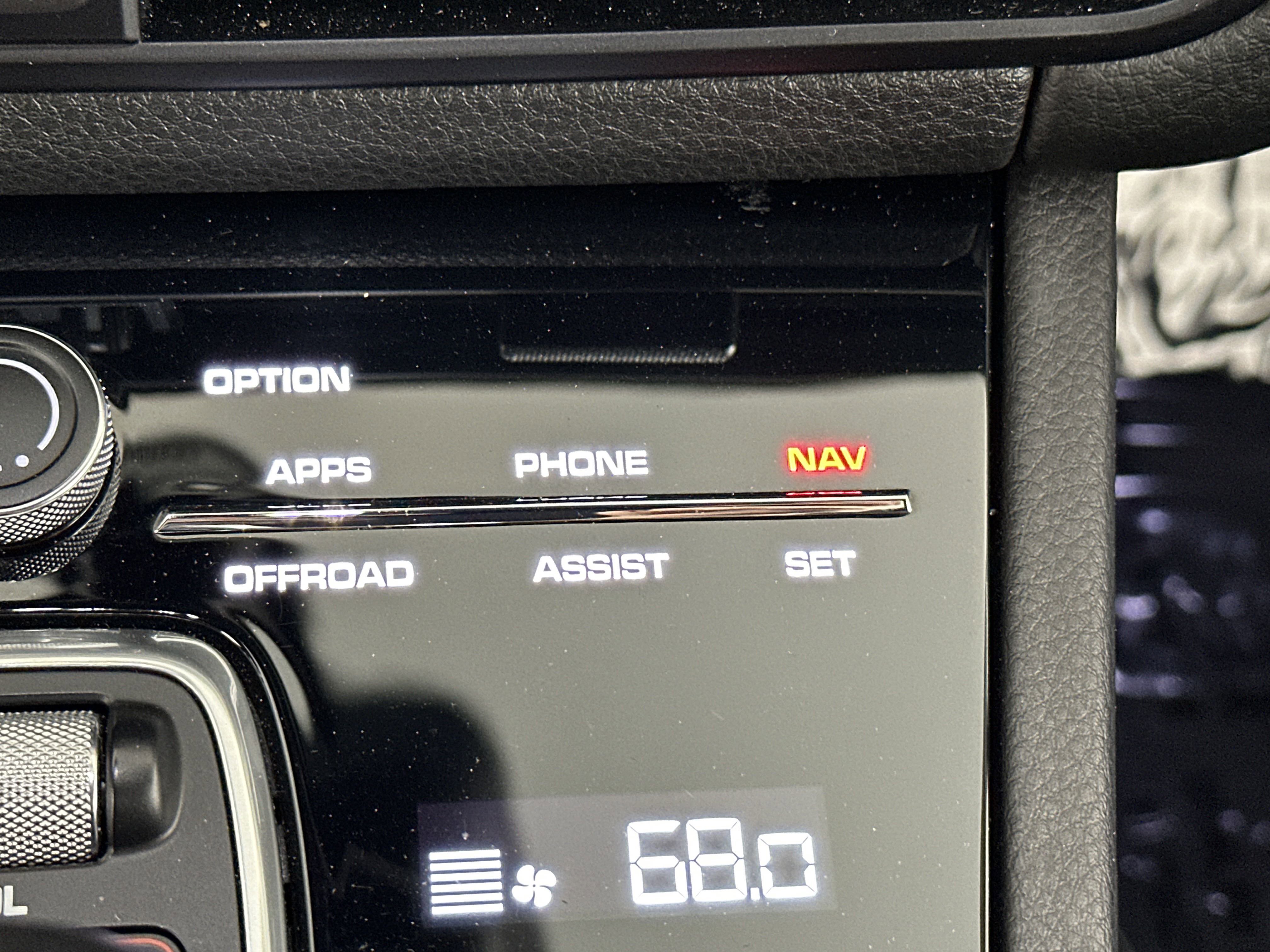 2022 Porsche Cayenne Base photo 10