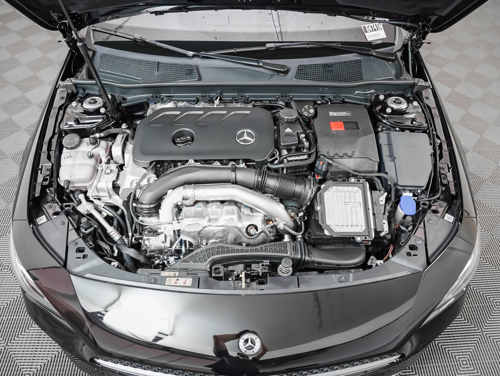 2025 Mercedes Benz CLA 250 4MATIC photo 3