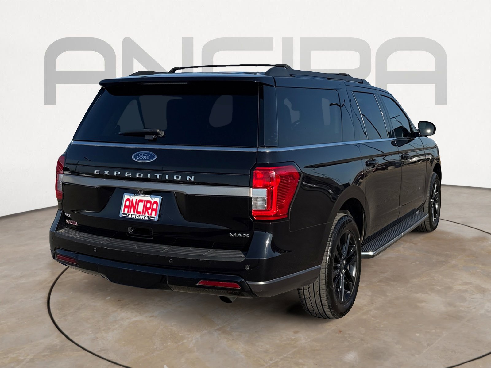 2022 Ford Expedition MAX XLT photo 2