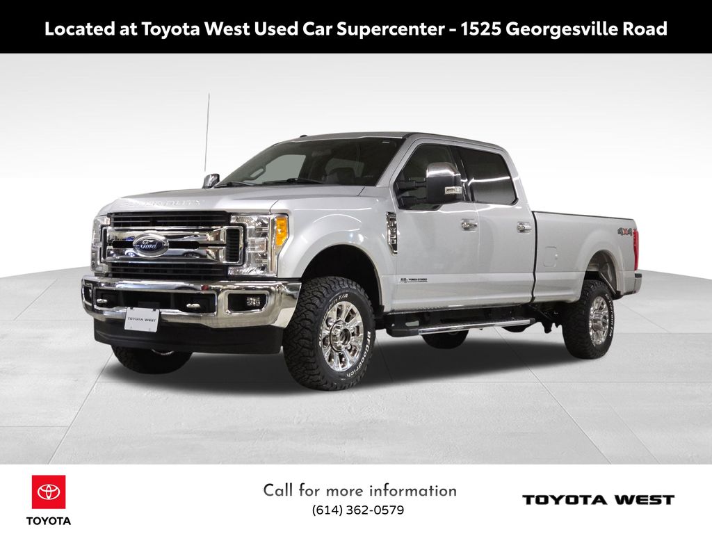 2017 Ford F-350 Super Duty XLT's photo