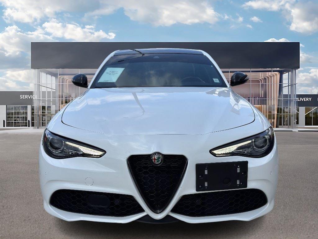 2023 Alfa Romeo Giulia Ti photo 2