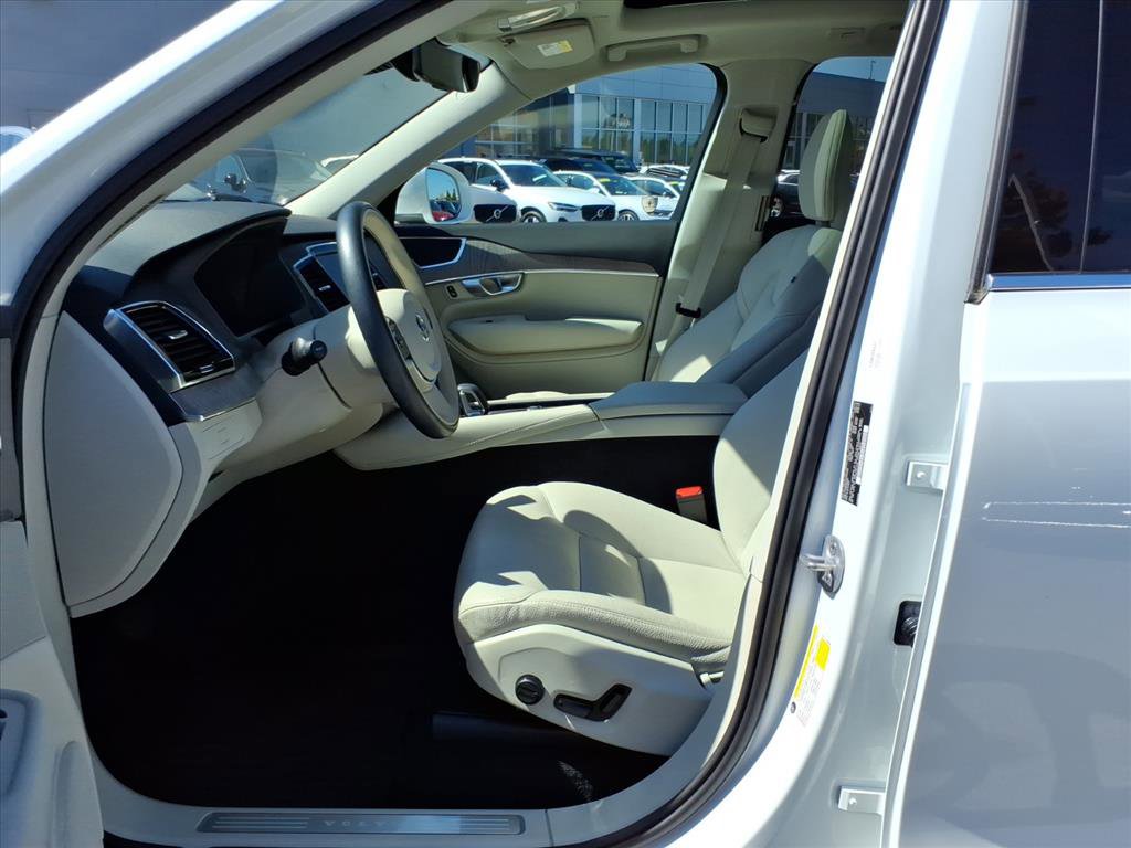 2024 Volvo XC90 Plus photo 9