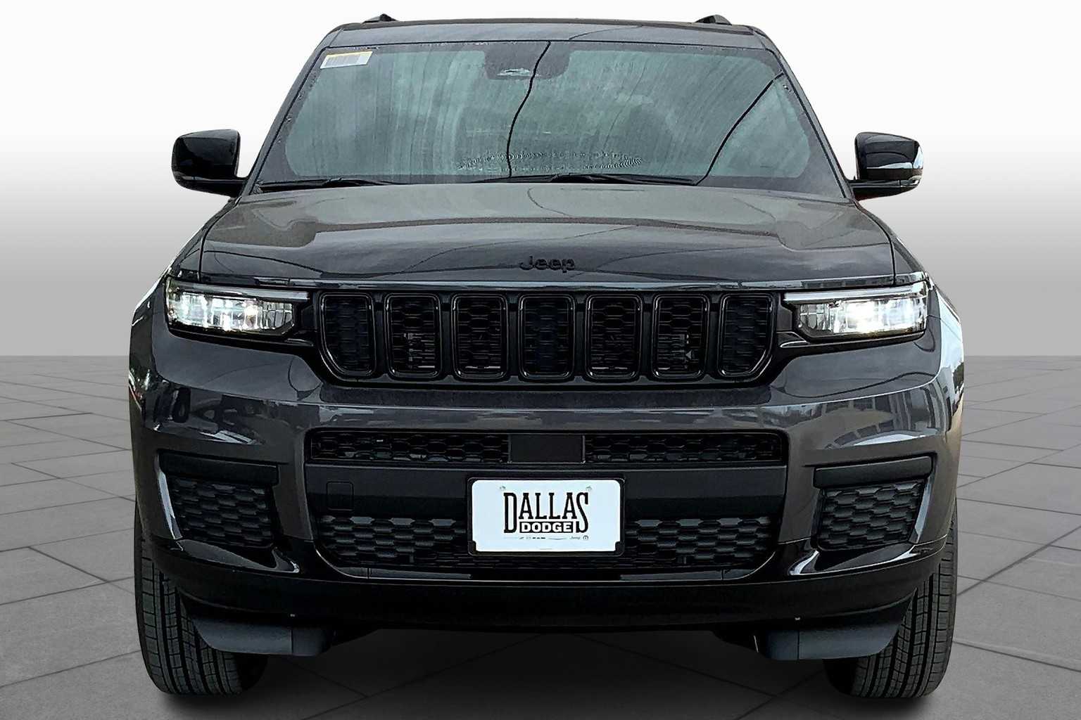 2025 Jeep Grand Cherokee Laredo X Altitude photo 2