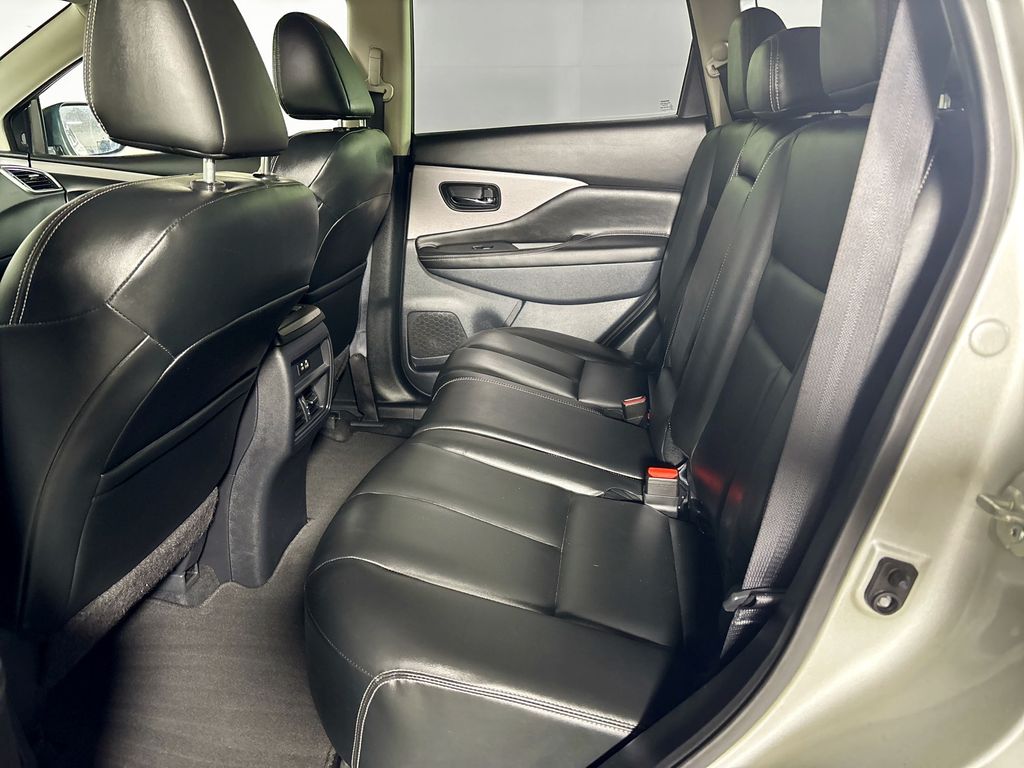 2023 Nissan Murano SV photo 18