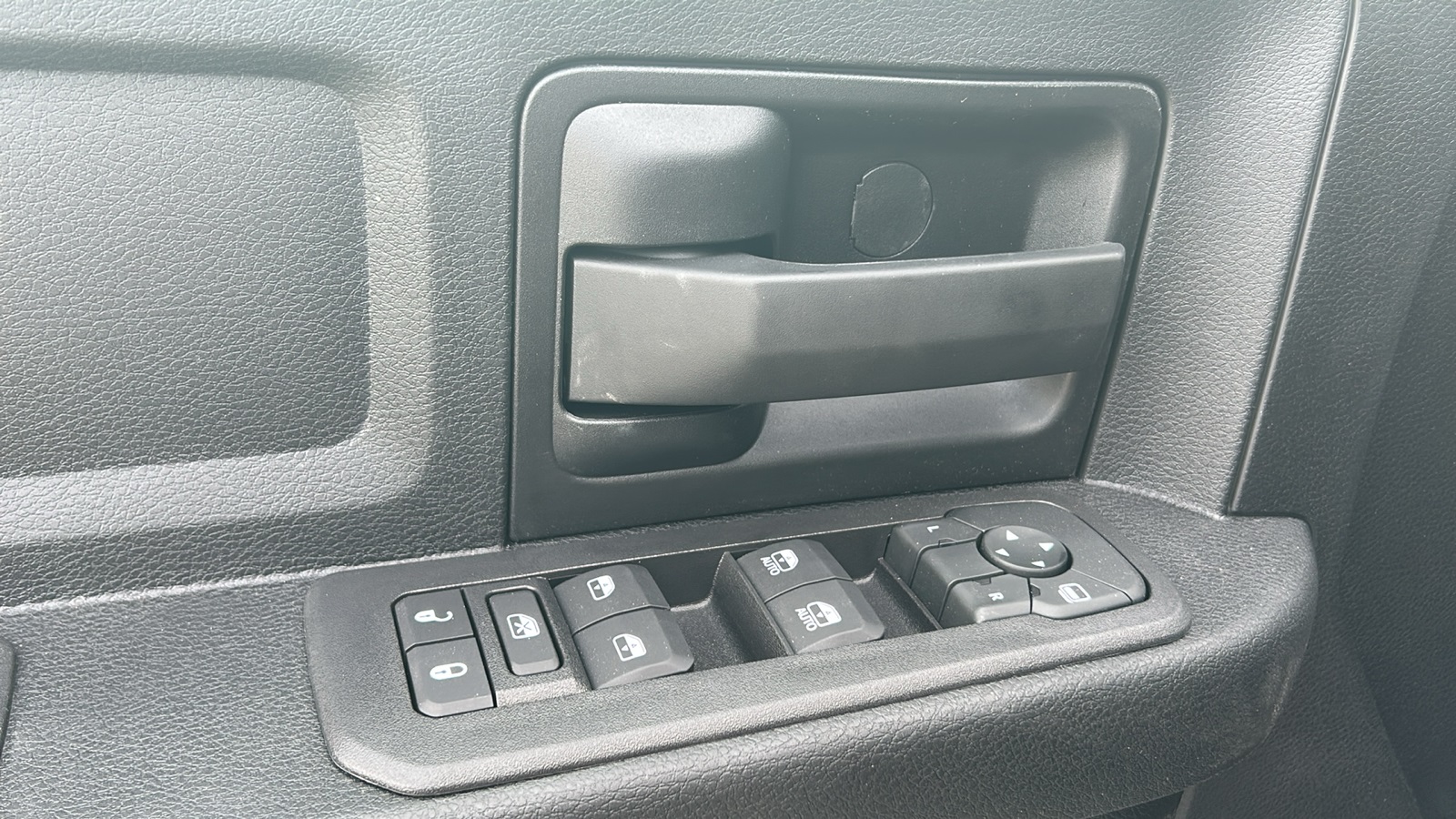 2026 Ram 2500 Tradesman photo 17