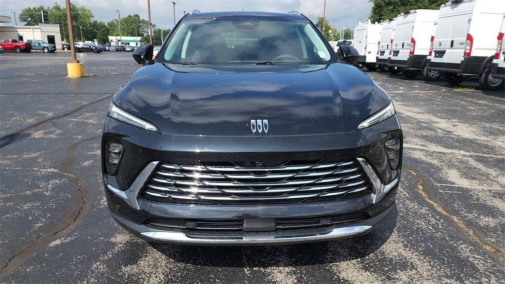 2025 Buick Envision Preferred photo 2