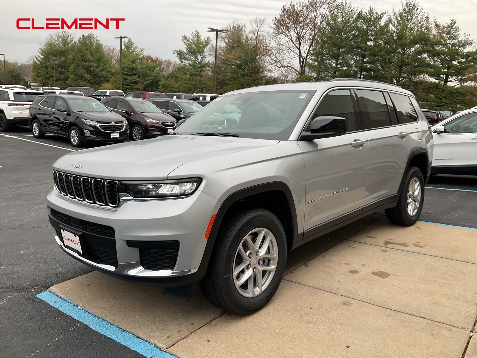 2025 Jeep Grand Cherokee L Laredo's photo