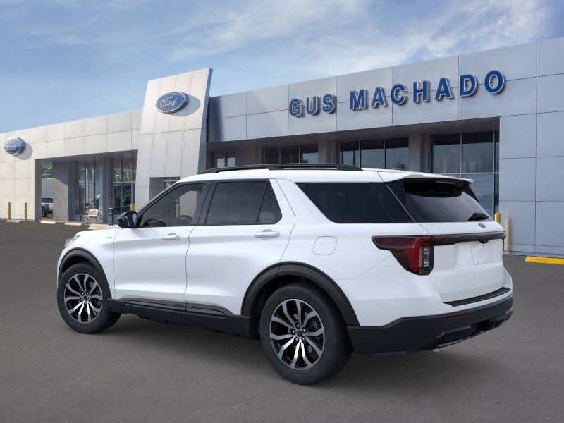 2025 Ford Explorer ST-Line photo 2