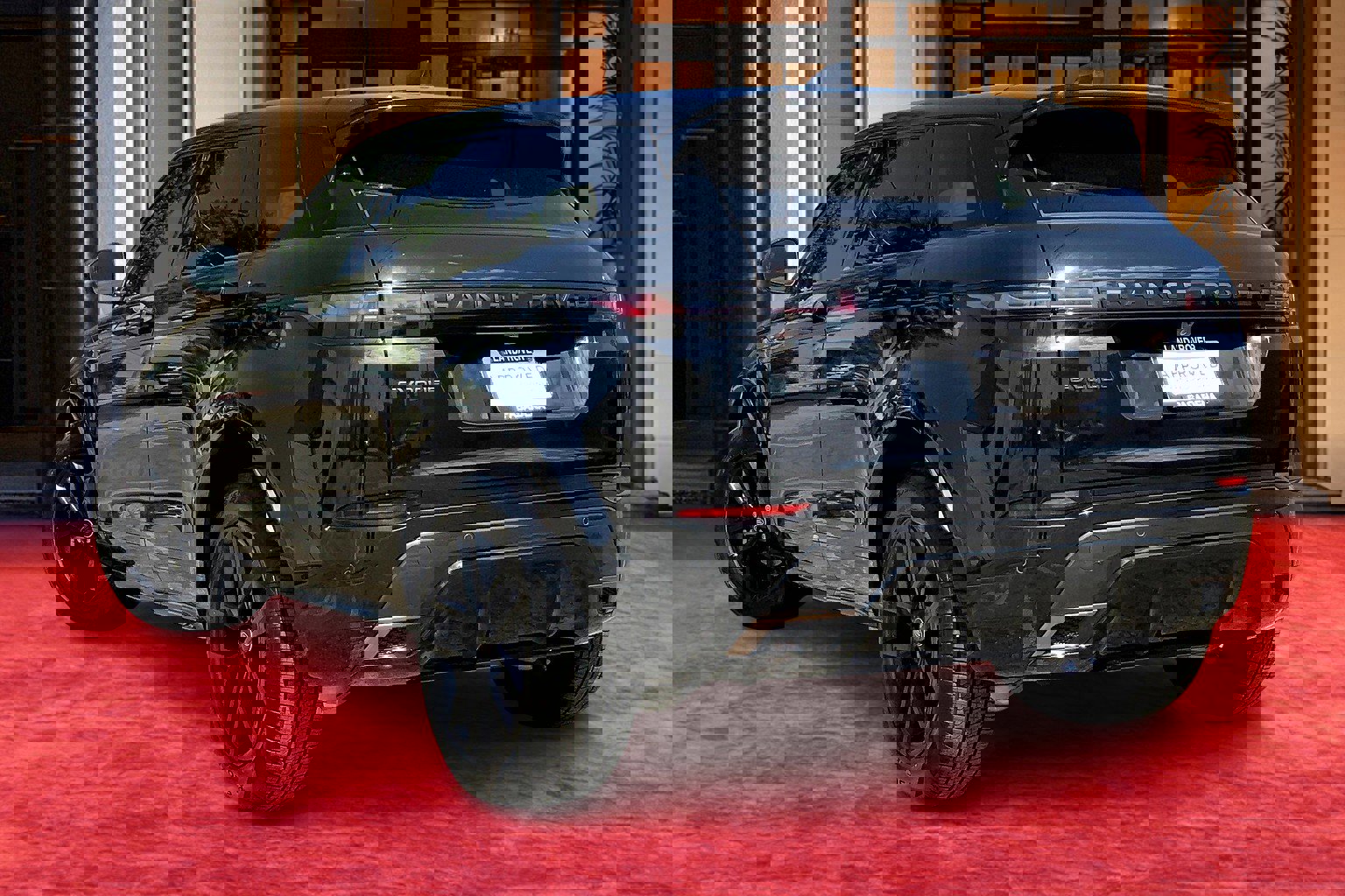 2024 Land Rover Range Rover Evoque Dynamic SE photo 10