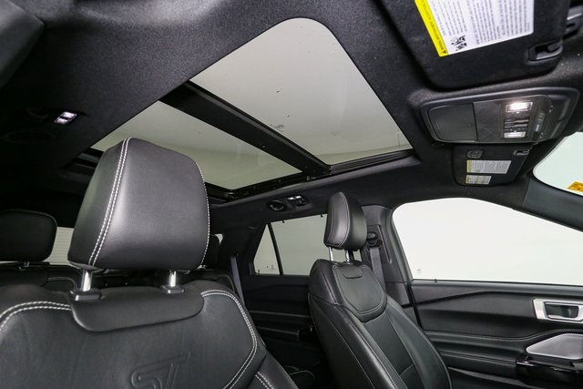 2022 Ford Explorer ST photo 14