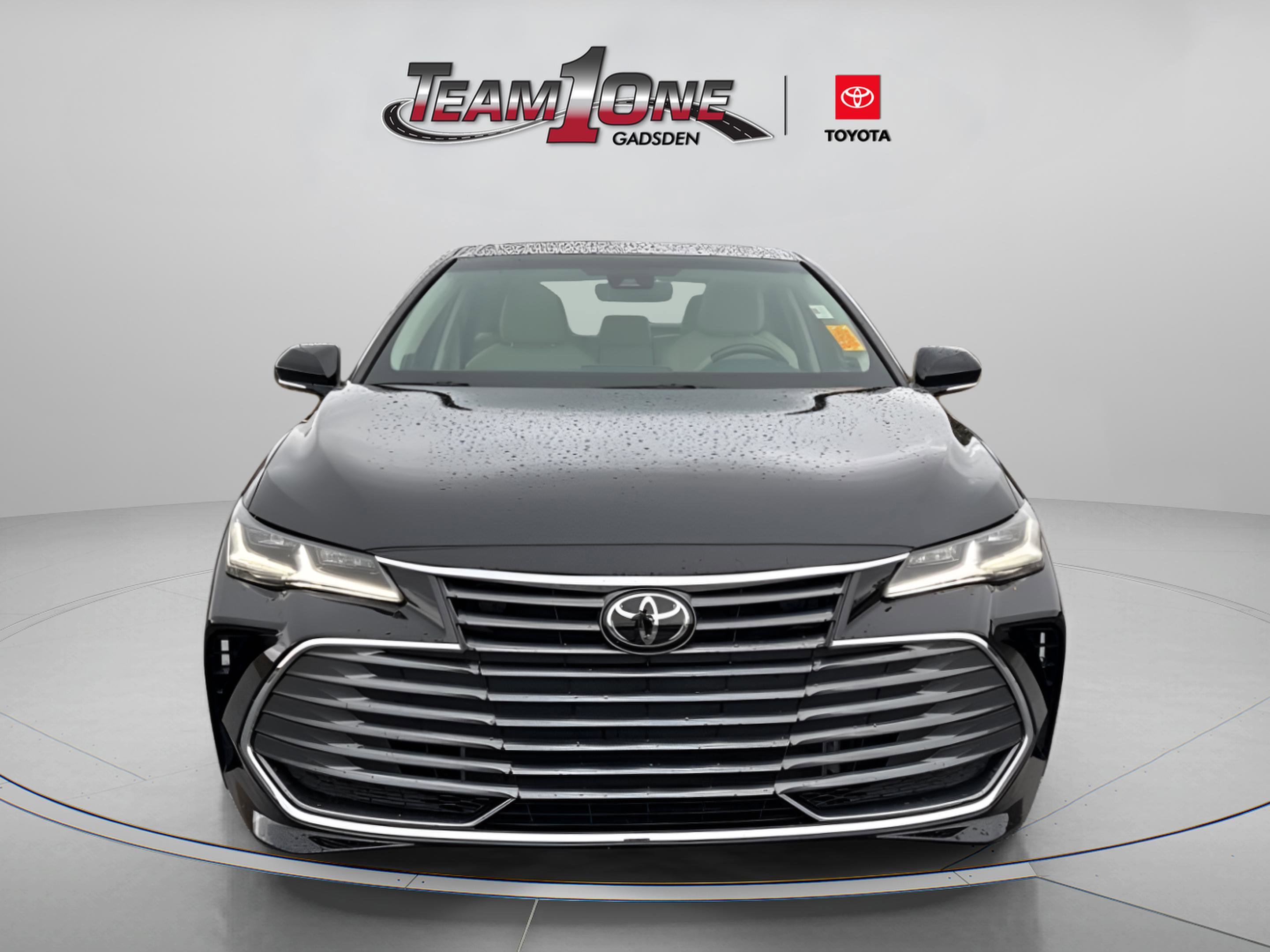 2019 Toyota Avalon Limited photo 2
