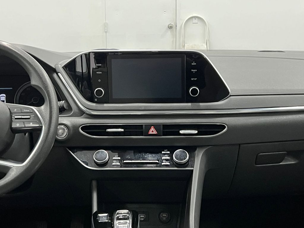 2020 Hyundai Sonata SEL photo 18