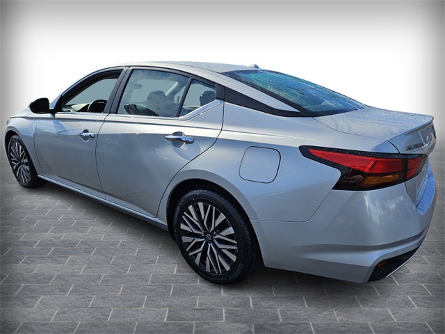 2023 Nissan Altima 2.5 SV photo 5