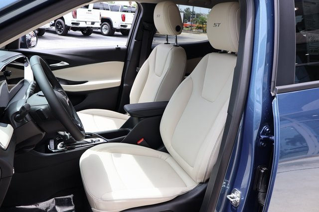 2026 Buick Encore GX Sport Touring photo 9