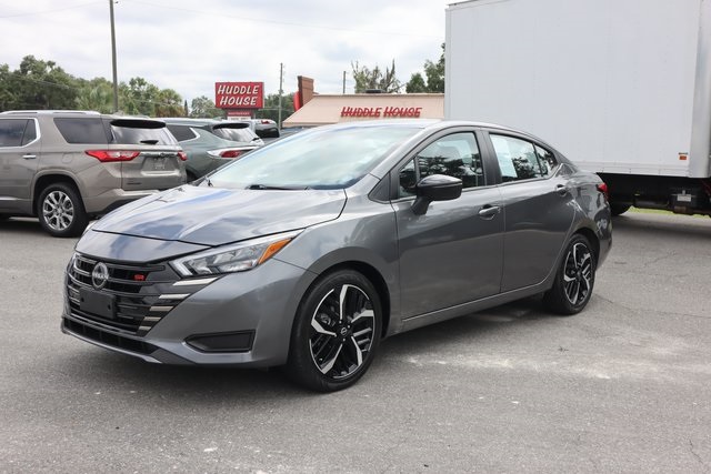 2024 Nissan Versa SR photo 3