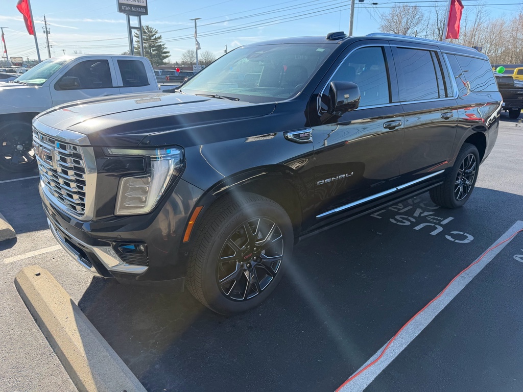 2025 GMC Yukon XL Denali's photo
