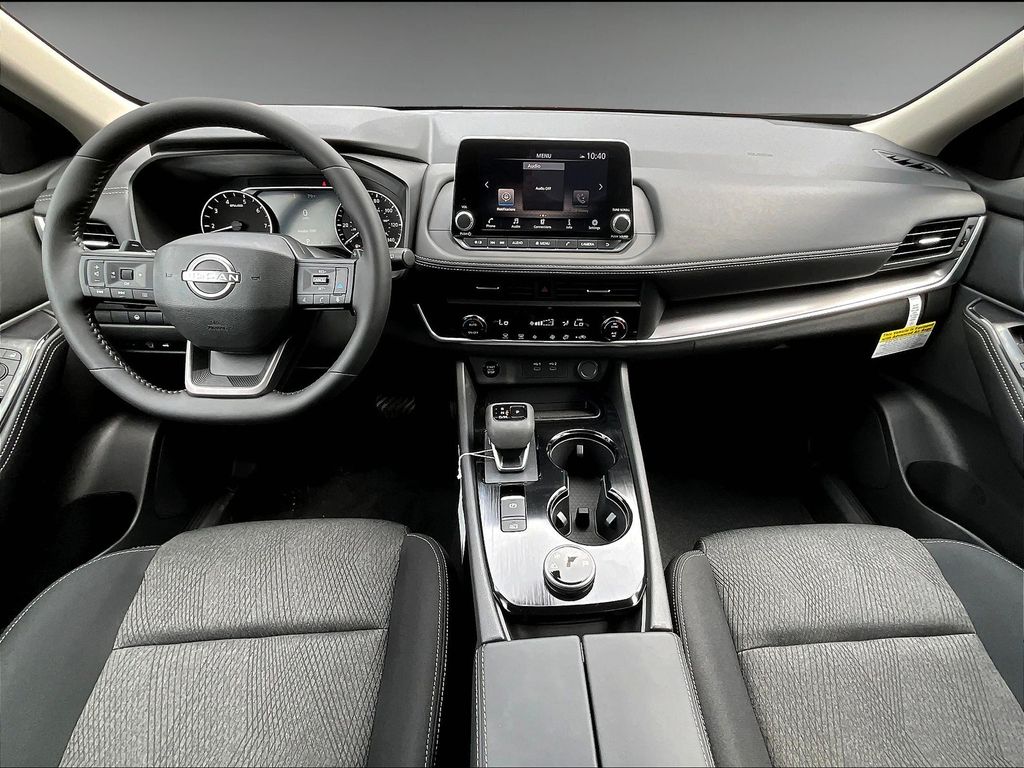 2026 Nissan Rogue SV photo 4