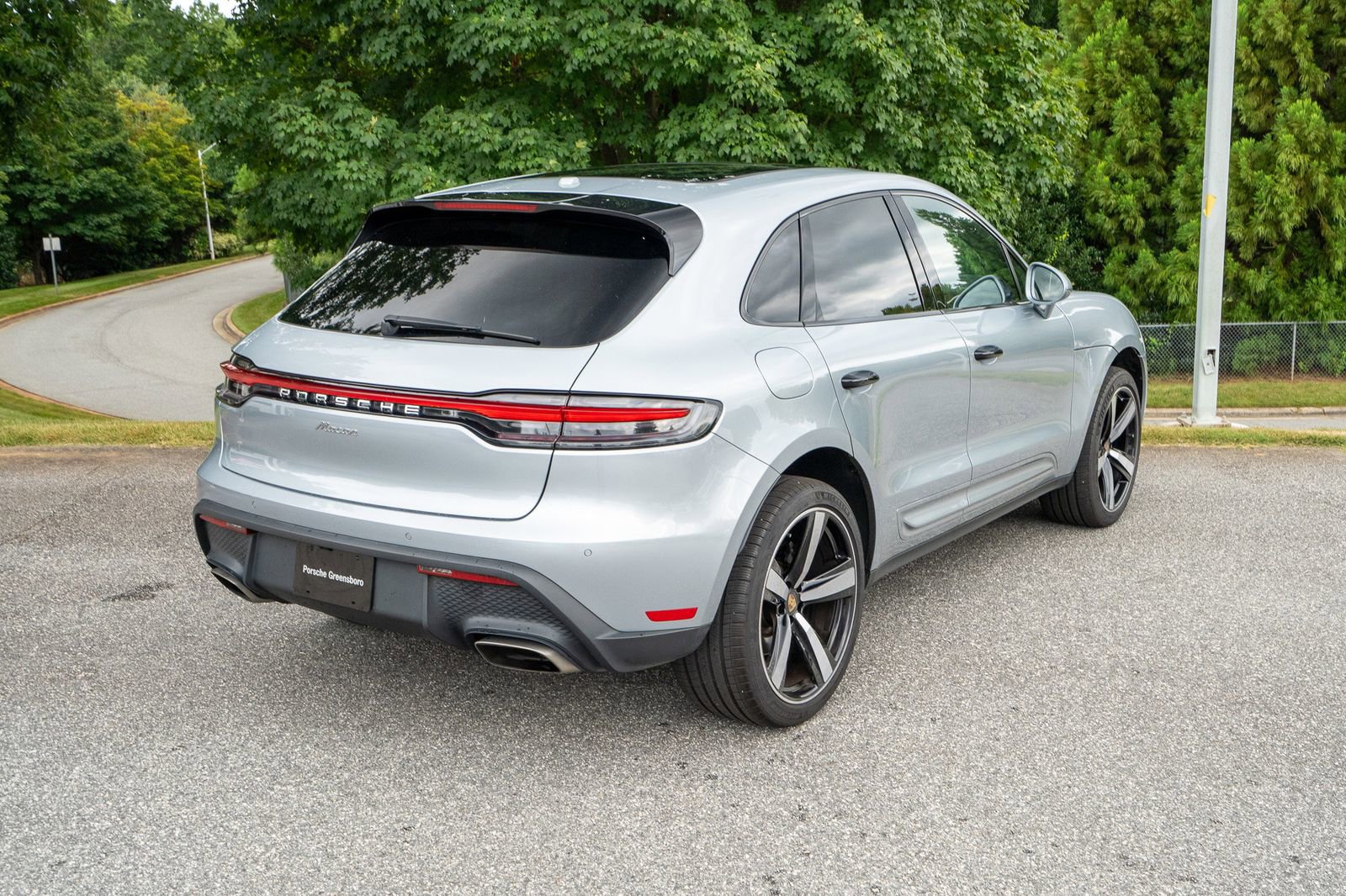 2024 Porsche Macan Base photo 9