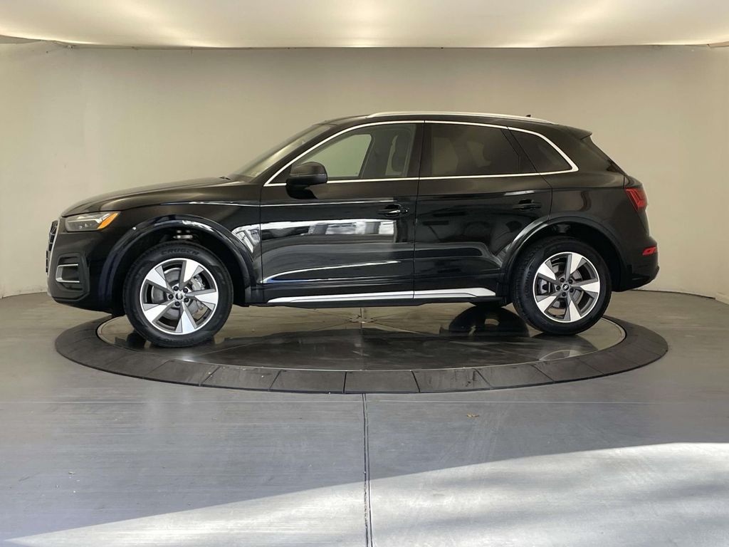 2023 Audi Q5 40 Premium Plus photo 2