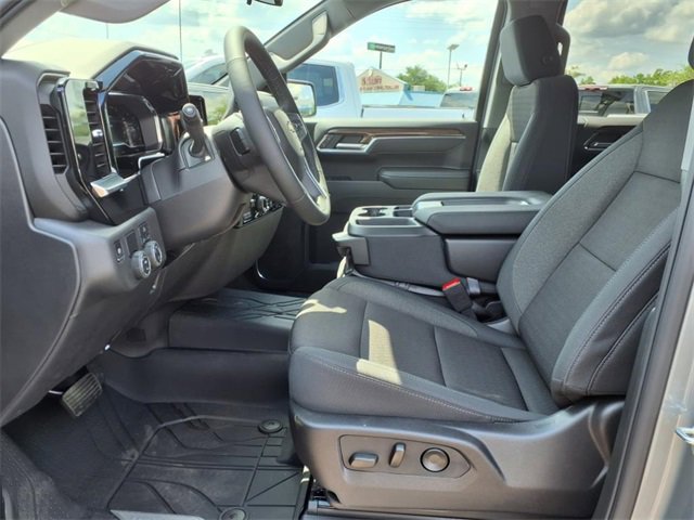 2025 Chevrolet Silverado 1500 LT photo 12