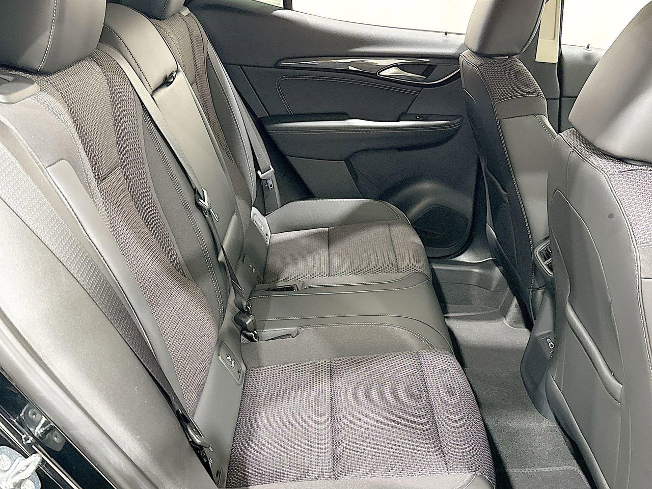 2022 Buick Envision Preferred photo 24