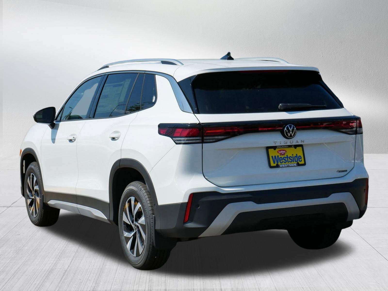 2025 Volkswagen Tiguan S photo 2