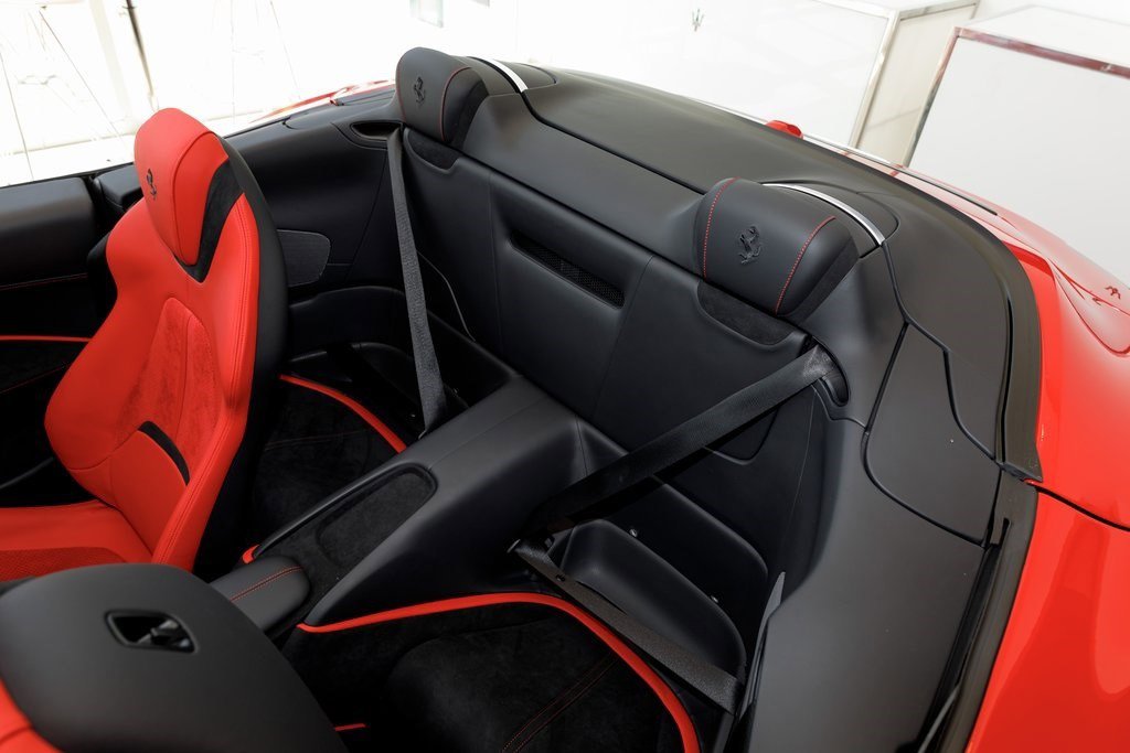 2025 Ferrari Roma Spider photo 17