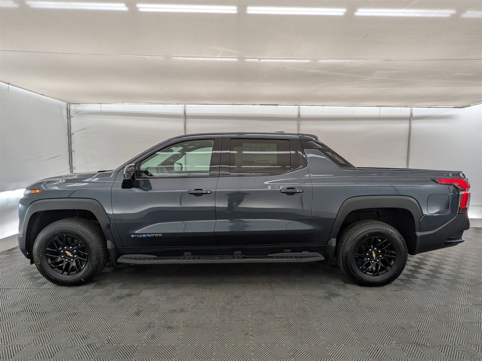 2026 Chevrolet Silverado photo 3