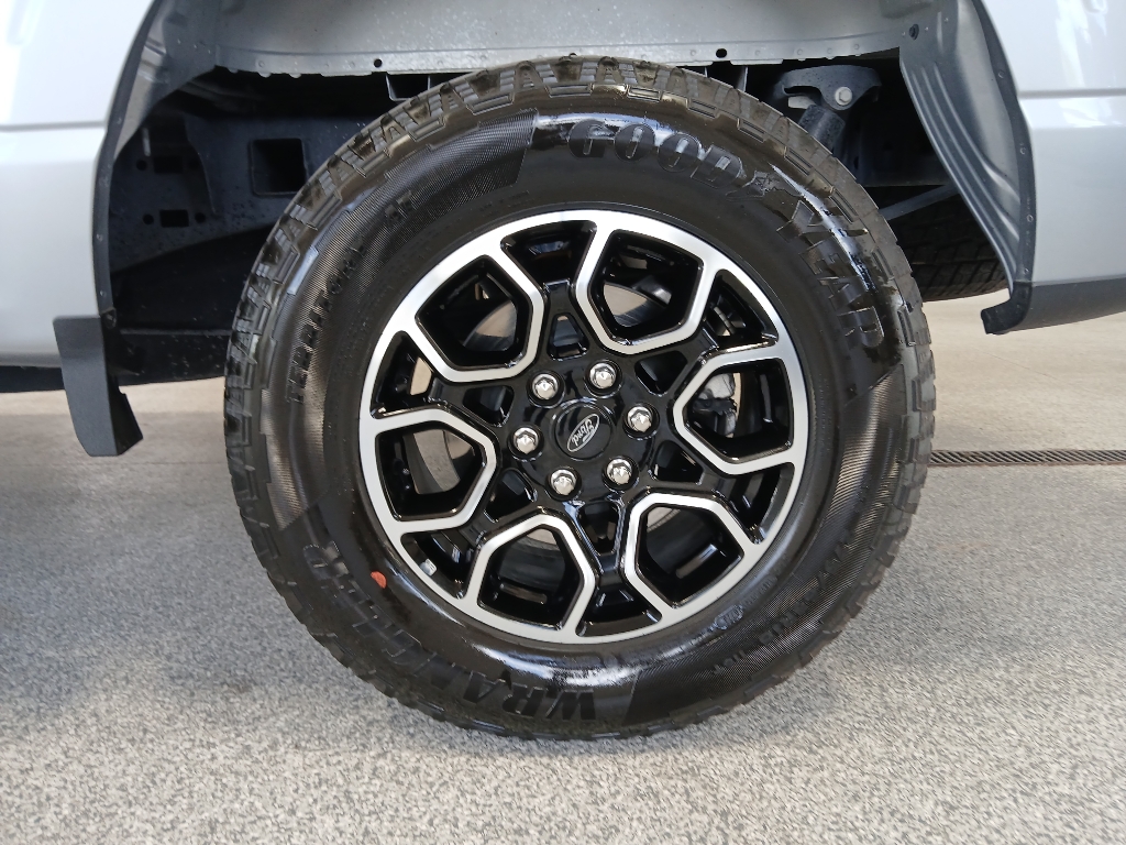 2023 Ford F-150 XLT photo 9