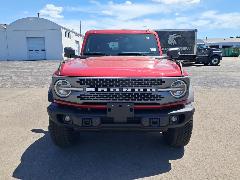 2025 Ford Bronco Badlands photo 2