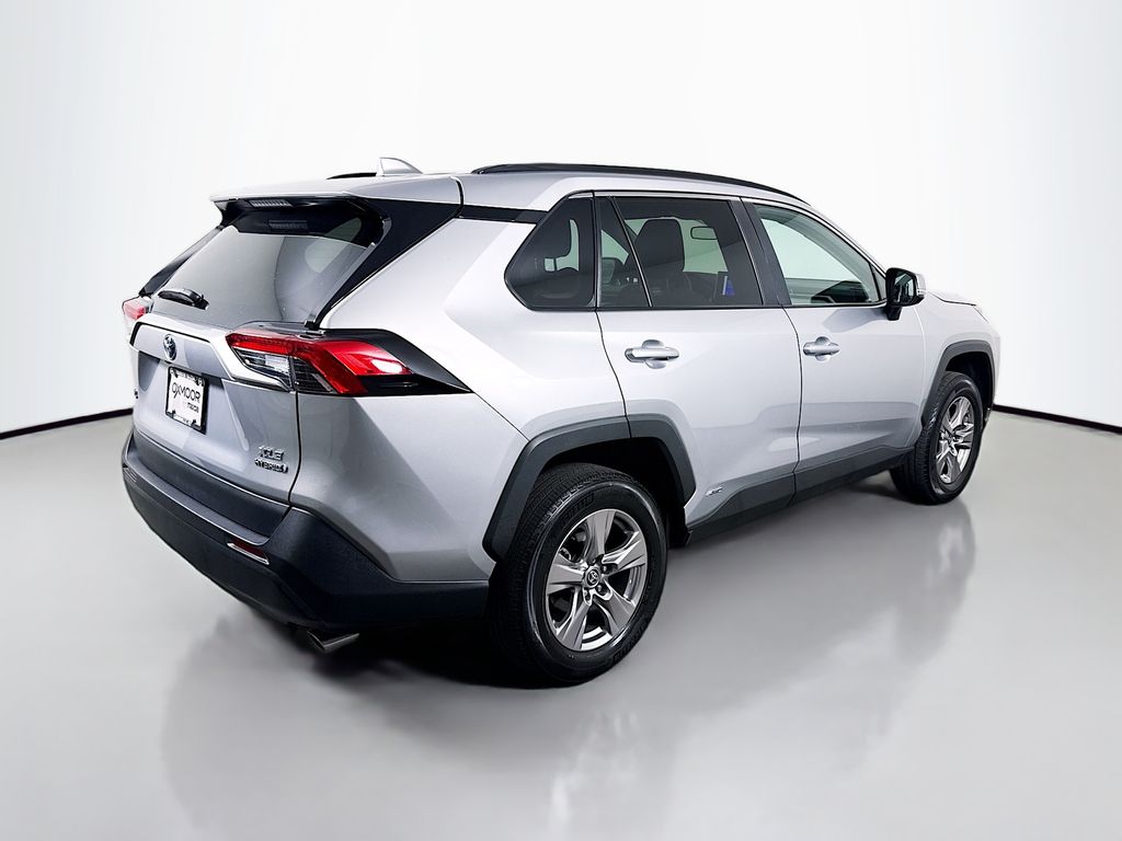 2023 Toyota RAV4 Hybrid XLE photo 5