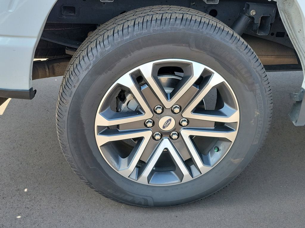 2022 Ford F-150 XL photo 5