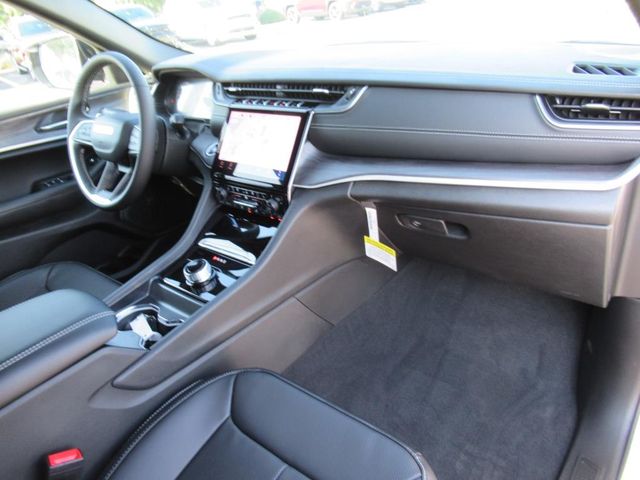 2025 Jeep Grand Cherokee Limited photo 10