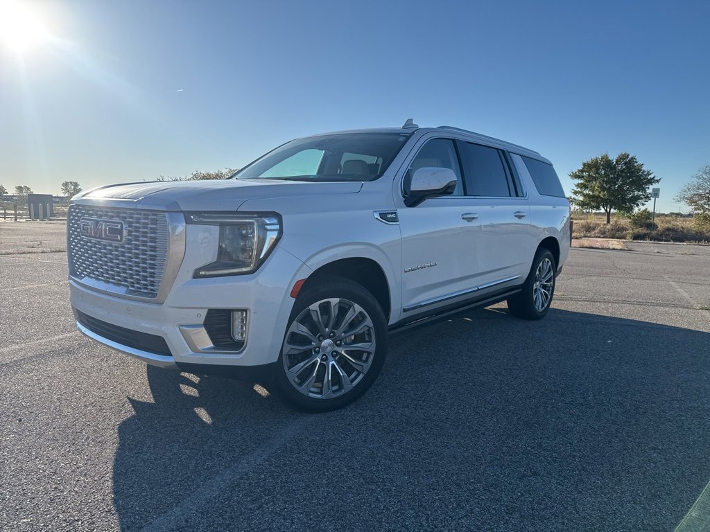2021 GMC Yukon XL Denali's photo