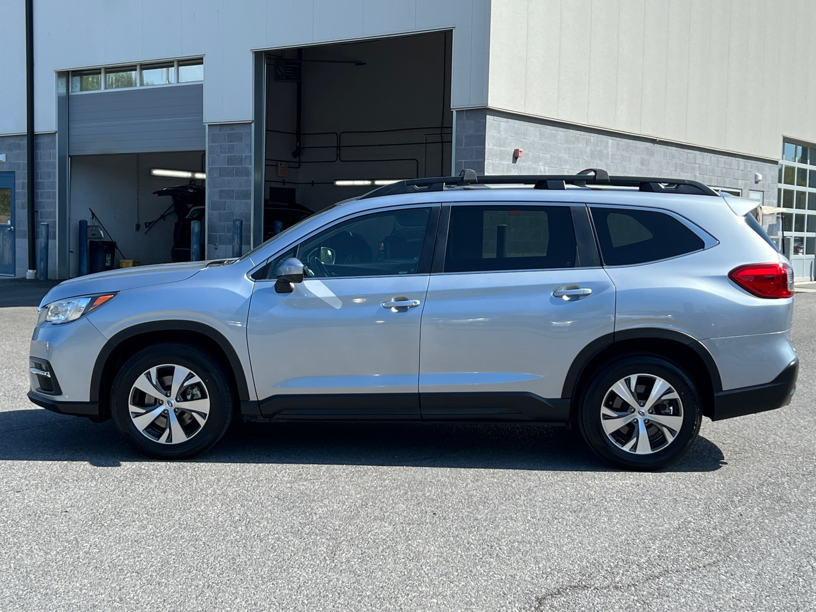2022 Subaru Ascent Premium photo 3